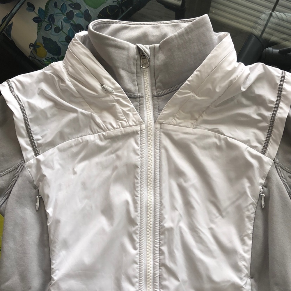 Lululemon Snug Sprinter Jacket, size 4